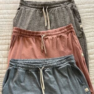 Vuori Joggers / Sweatpants Lot Size M